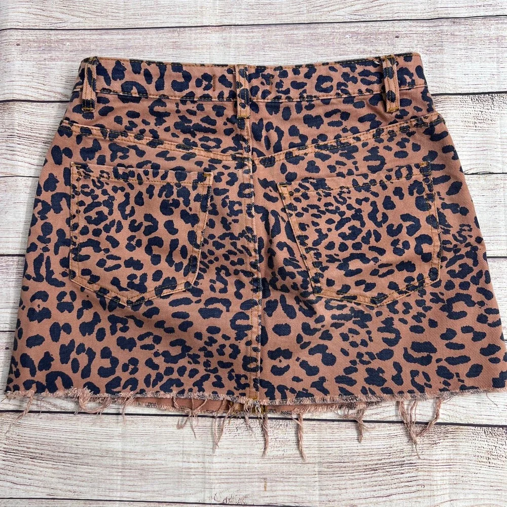 We The Free Leopard Print Denim Mini Skirt Front Zip‎ Raw Hem Tan Black Size 27